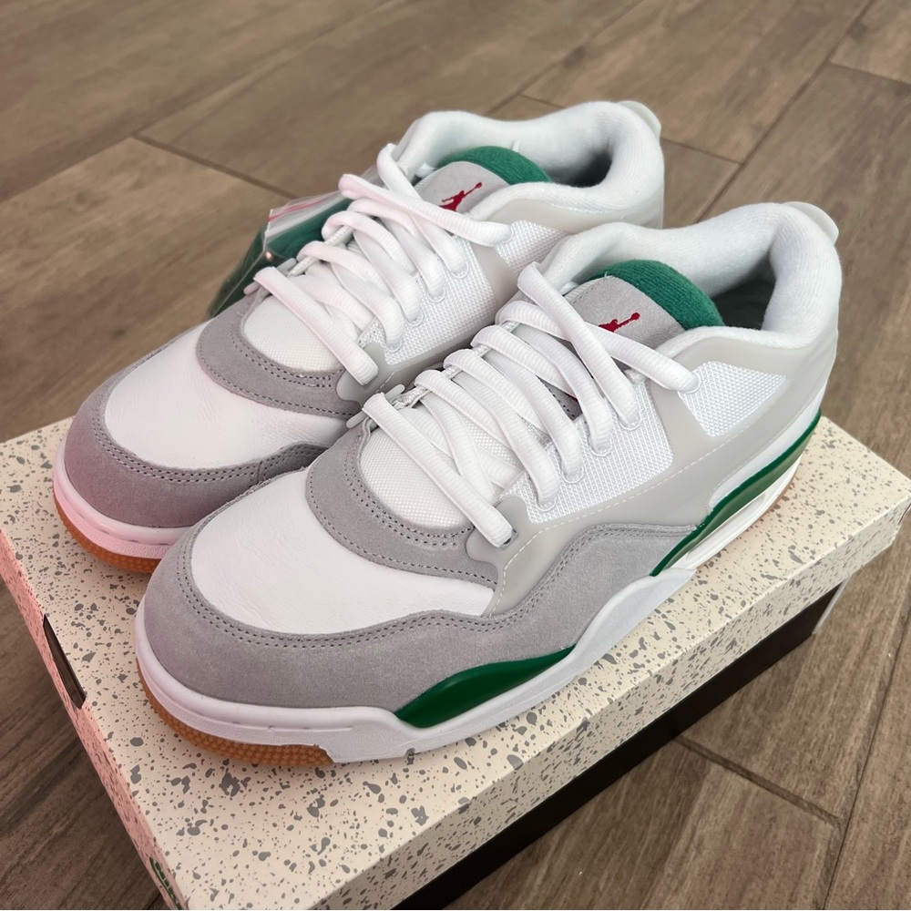 Air Jordan 4 RM